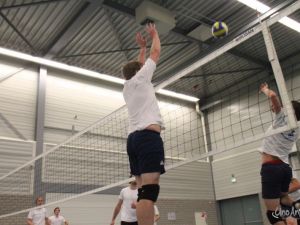 UA131109volleybal025..JPG